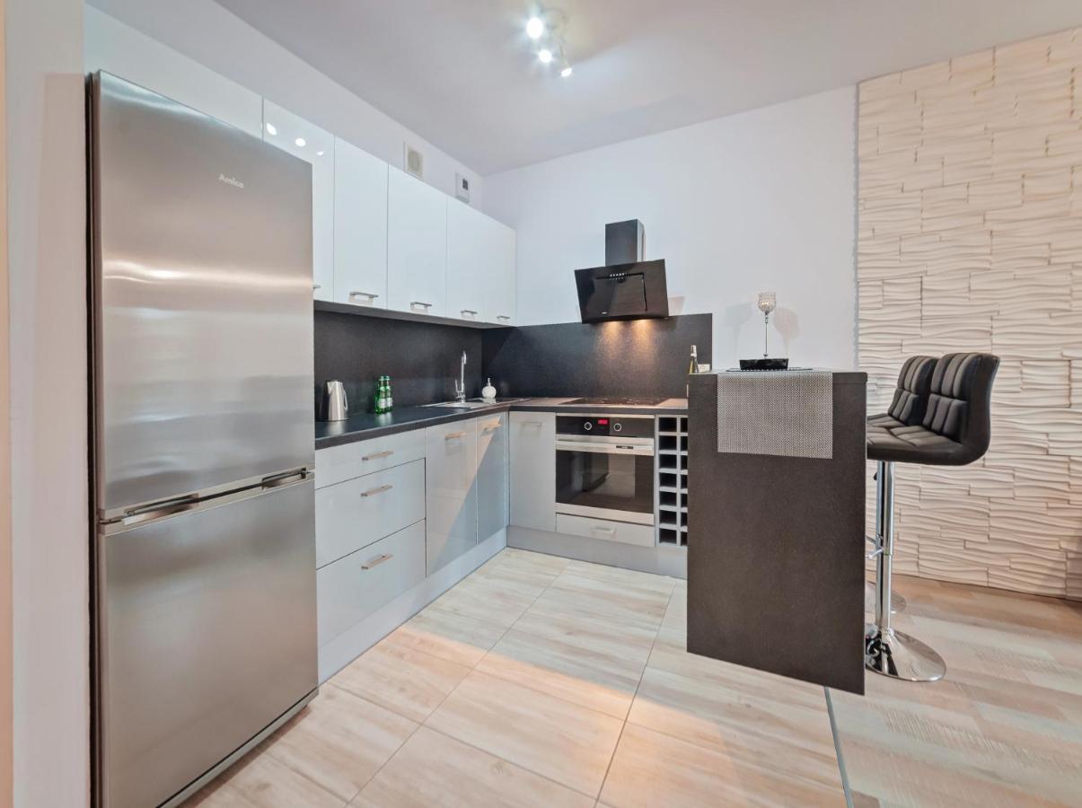 Apartamenty Homely Place Centrum - Stary Rynek - Parking Познан Екстериор снимка
